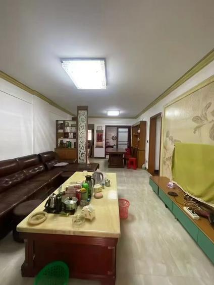 北京伊隆达小区4室2厅125平中楼层/共8层