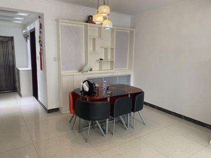 西宁景岳公寓2室2厅116平低楼层/共18层