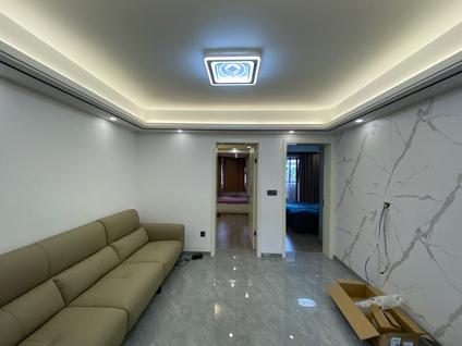 北京登峰小区2室2厅67平高楼层/共7层