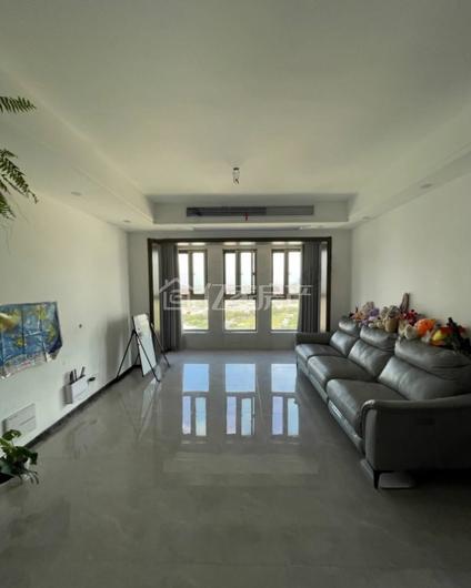 北京映象西班牙3室2厅133.5平高楼层/共34层