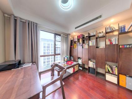 北京荣安观江园一期4室2厅139.41平中楼层/共18层