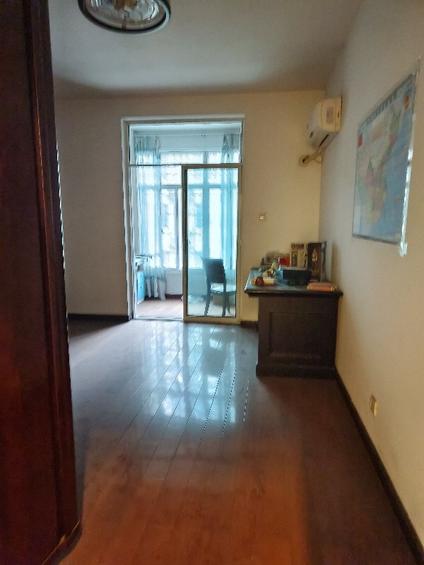 北京书湘里工大东苑5室2厅175平中楼层/共6层