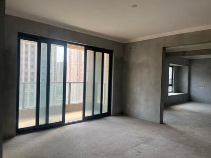 台州碧桂园剑桥郡4室2厅140平中楼层/共17层