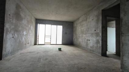 北京滨江阳光4室2厅179平中楼层/共17层