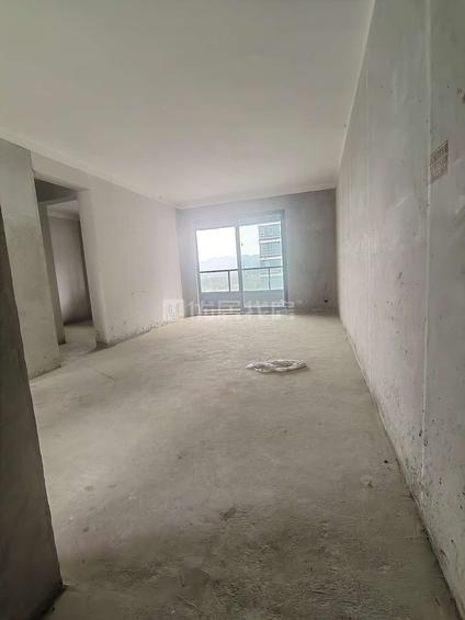 北京荣光未来城3室2厅119平中楼层/共33层