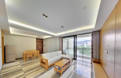 北京三亚未名湖4室2厅118.64平中楼层/共18层