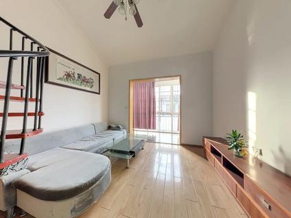 武汉柏林小镇2室2厅88.7平高楼层/共6层