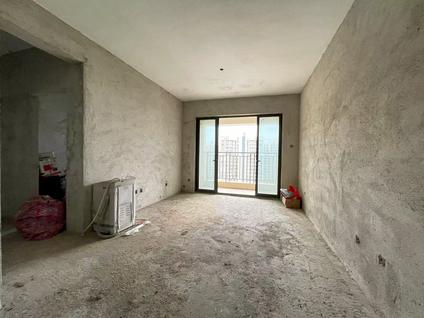 江门裕邦新外滩3室2厅90平中楼层/共31层