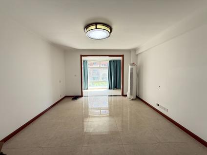 北京蓝庭国际4室2厅86平低楼层/共5层