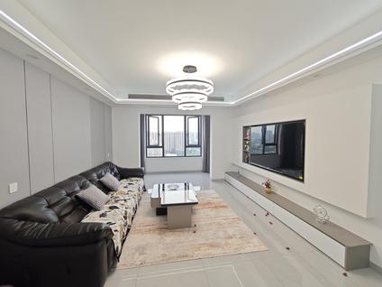 北京御景龙湾4室2厅135平高楼层/共32层