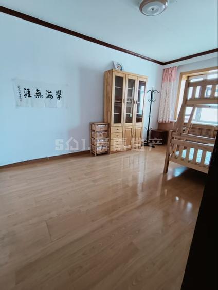 哈尔滨和兴名家2室1厅102平中楼层/共8层