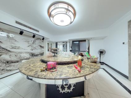 北京华府国际8室5厅181.71平低楼层/共12层