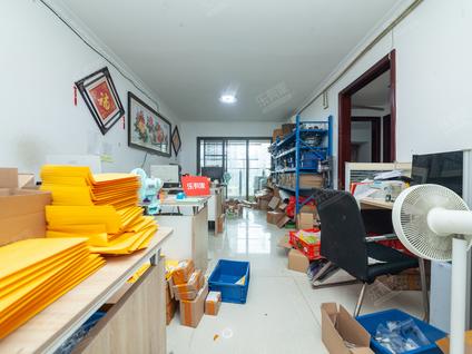 深圳中航北苑大厦3室2厅94.78平低楼层/共31层