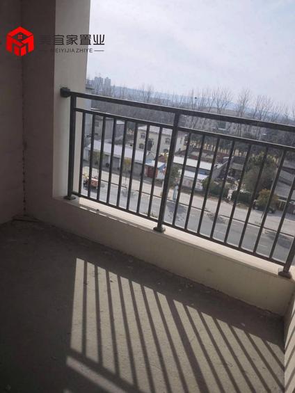 北京旭坤昱龙首府3室2厅121.62平低楼层/共18层