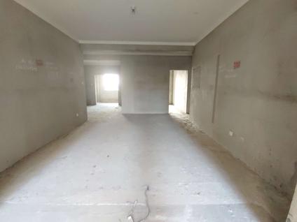 北京信合湖畔春天(三期)4室2厅144平低楼层/共32层