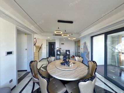 北京新城峯璟5室2厅148.86平高楼层/共6层