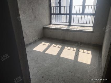 江门保利西海岸2室2厅77平高楼层/共28层