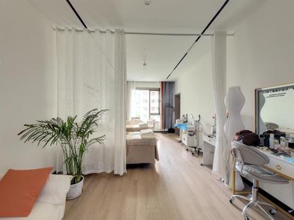 北京融创长风壹号2室2厅108平中楼层/共7层