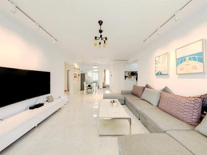 北京荣盛岳麓峰景6室2厅131.99平低楼层/共18层