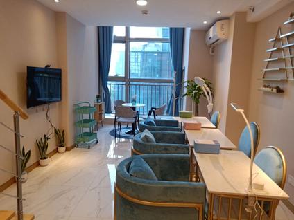 北京国贸中心领寓2室2厅70.61平低楼层/共34层