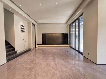 北京大华锦绣海岸(三期)5室3厅156.83平低楼层