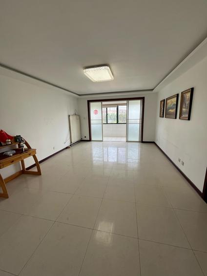 北京华电小区3室2厅151平中楼层/共10层