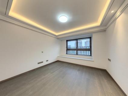 徐州招商雍华府4室1厅130.53平中楼层/共16层