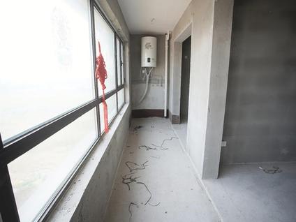 北京广州路壹号院3室2厅126平中楼层/共18层