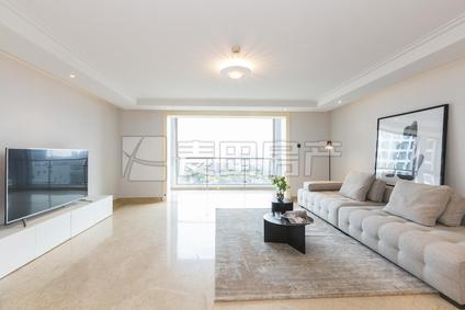 北京世茂宫园2室2厅186平高楼层/共30层