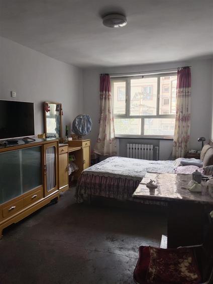 北京建行家属楼3室1厅68平低楼层/共6层