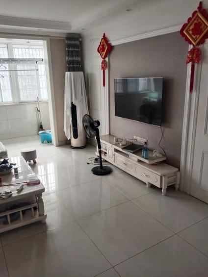 扬州红旗花苑(C区)3室2厅130平高楼层/共17层