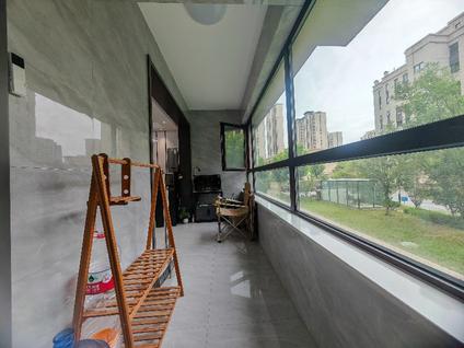 北京世茂云锦3室2厅135平低楼层/共18层