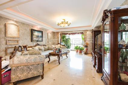 4室2厅 康斯丹郡效果图