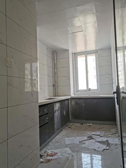 北京伊美翡翠城3室2厅136平低楼层/共11层