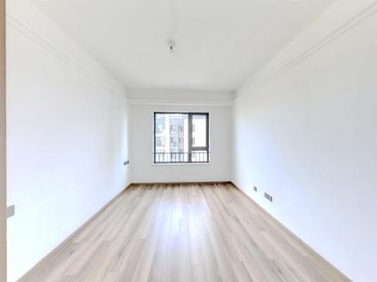 北京俊发彩云城辰湾4室2厅122.9平高楼层/共28层