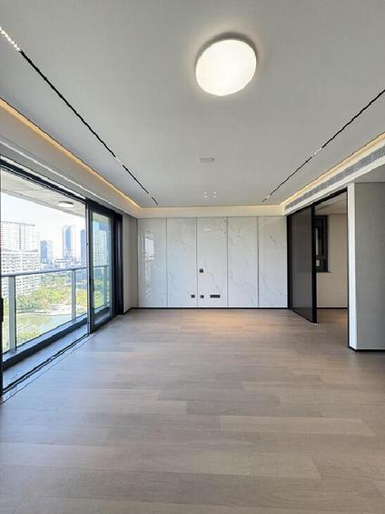 上海东方悦澜3室2厅150.27平高楼层/共17层