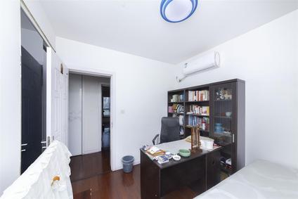 北京万科东郡3室2厅140.95平低楼层/共30层