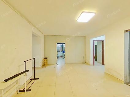 北京莱英北郡5室1厅139.37平低楼层/共18层