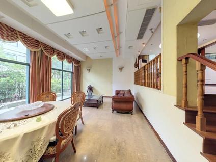 北京康桥华庭4室3厅191平低楼层/共3层