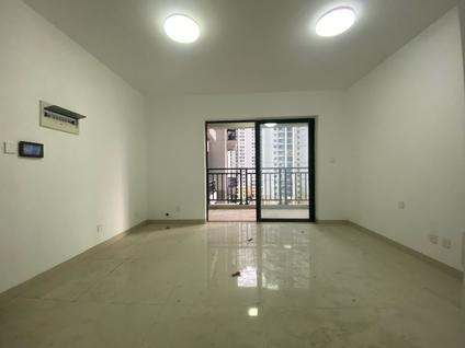 海口金龙苑1室2厅61.8平低楼层/共33层