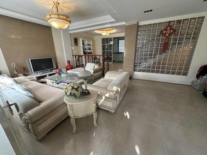 泰安澳泰山庄5室3厅221平低楼层/共1层