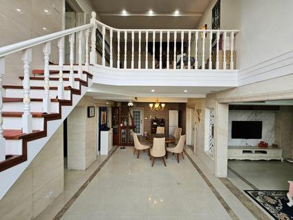 北京长江国际花园5室2厅211平高楼层/共5层