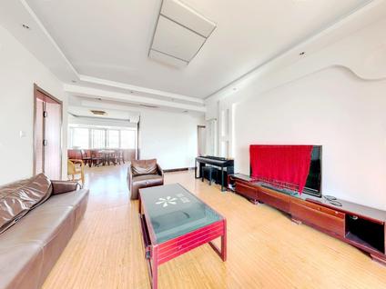 北京绿地世纪城(五期)3室2厅129.24平高楼层/共18层