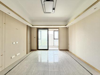 北京绿地天空树3室2厅125.72平高楼层/共31层