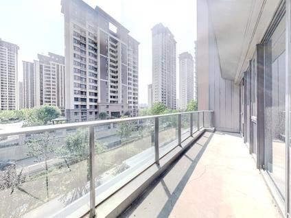 西安绿城西安和庐小区4室2厅192.84平中楼层/共7层