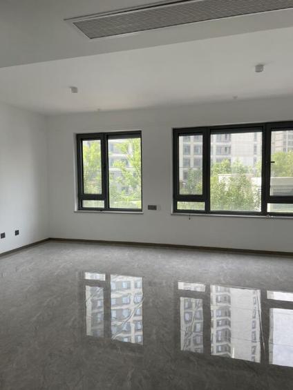 北京朝阳壹号3室2厅110平低楼层/共18层