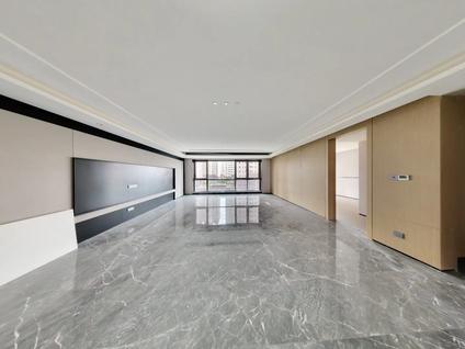 北京融创梅江壹号院3室2厅194.8平低楼层/共15层