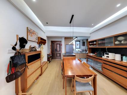 北京鲁商中央公馆4室2厅202.62平中楼层/共4层