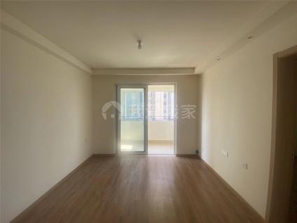 南京新城保利天地4室2厅87.2平低楼层/共18层