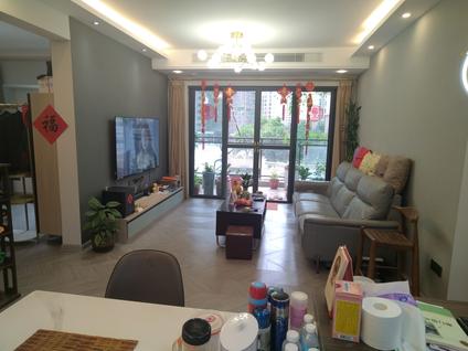 江门越秀滨江华悦4室2厅128.53平低楼层/共32层